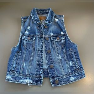 American Eagle Women’s Distressed Denim Vest